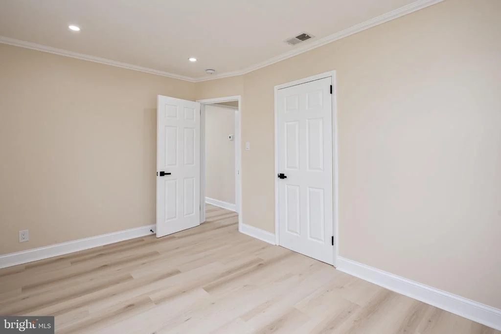 Photo of 8202 LONGPOINT ROAD
