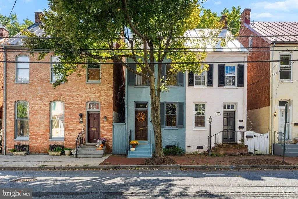Photo of 212 E 3RD STREET