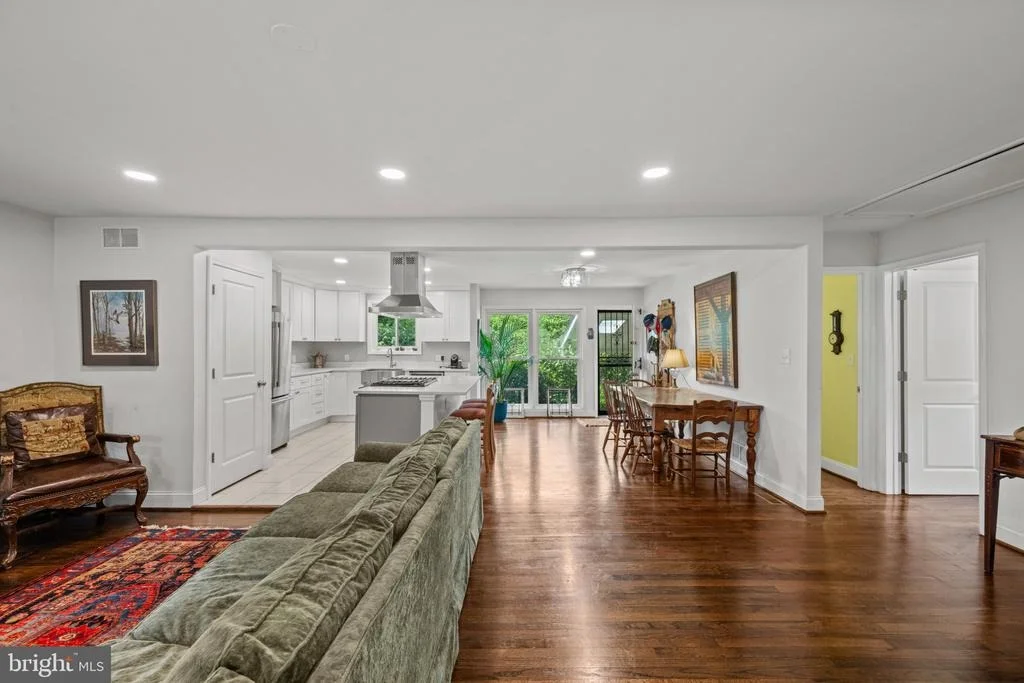 Photo of 803 JOPPA ROAD W