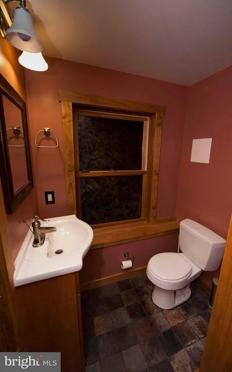 Photo of 828 WILDA DRIVE