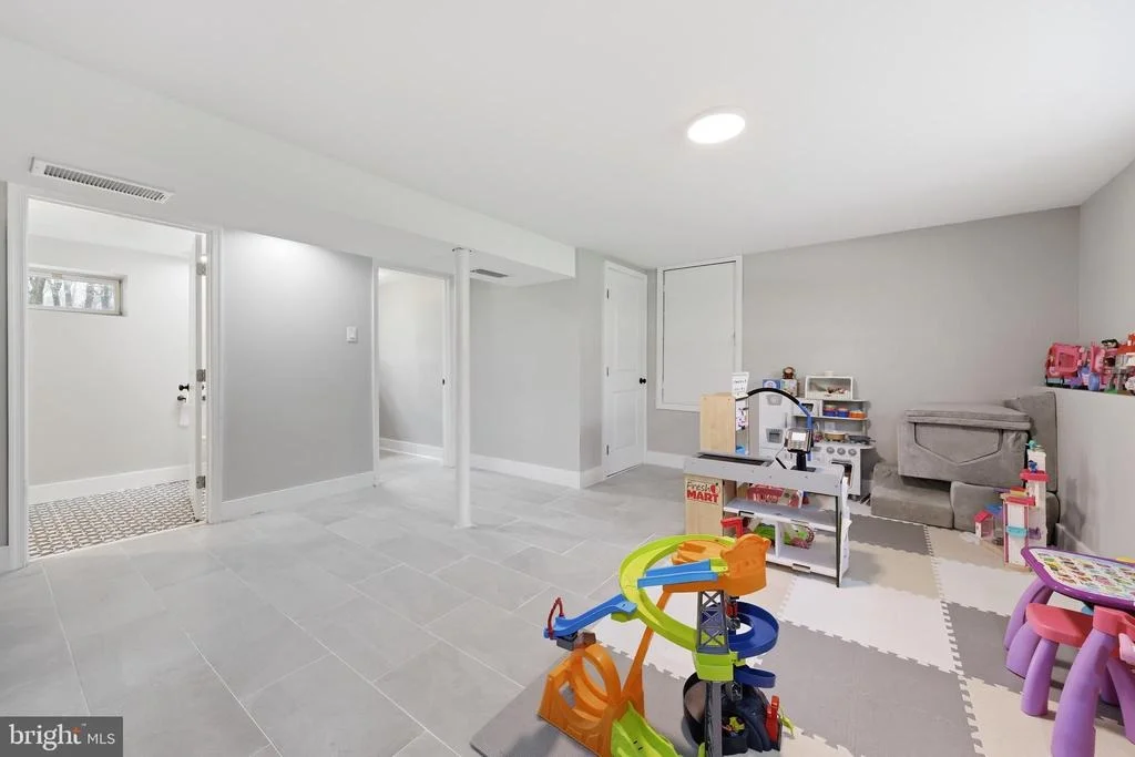 Photo of 16 SKEET ROAD