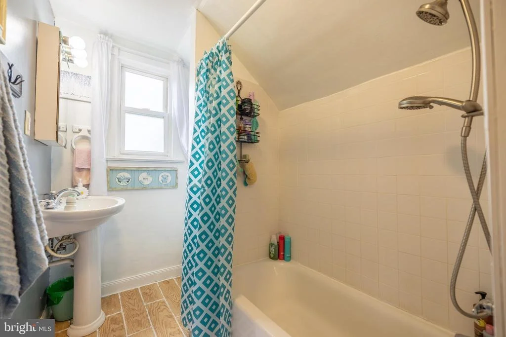 Photo of 39 E 2ND AVENUE
