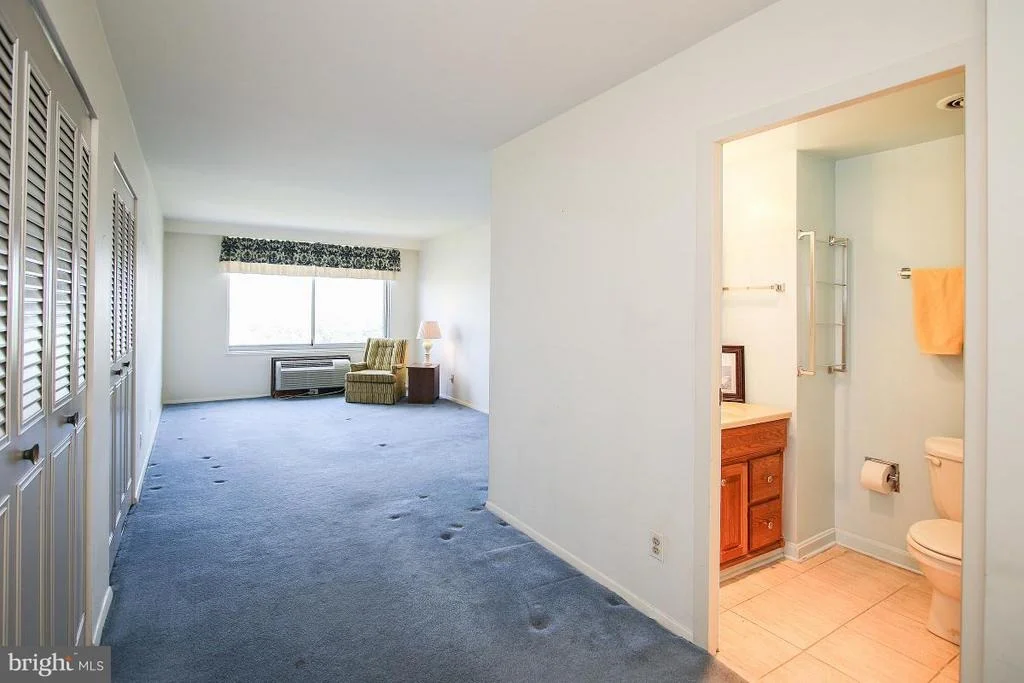 Photo of Unit 1501 at 9701 FIELDS ROAD