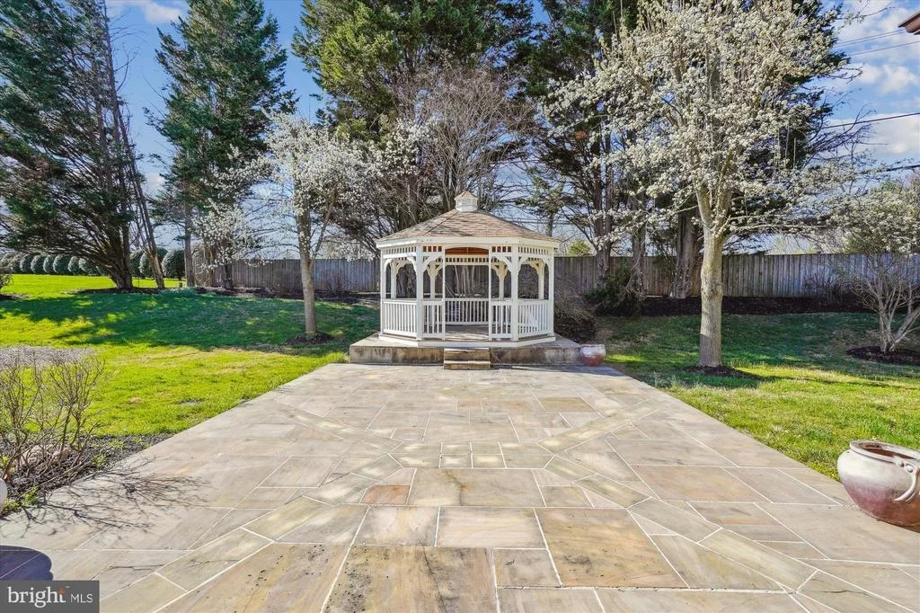 Photo of 18604 WILLOW OAK DRIVE