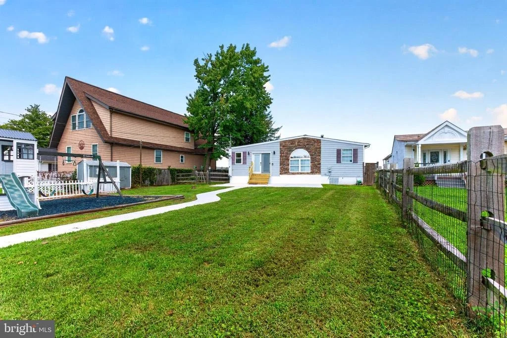Photo of 3704 EDGEWATER PLACE