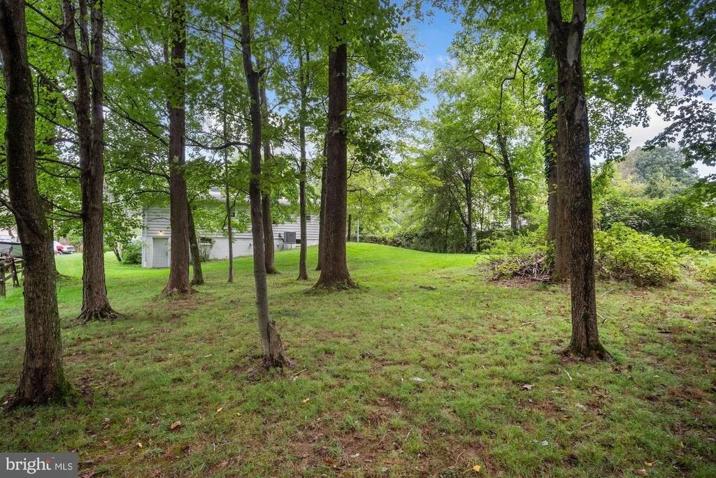 Photo of 1437 HARDING LANE