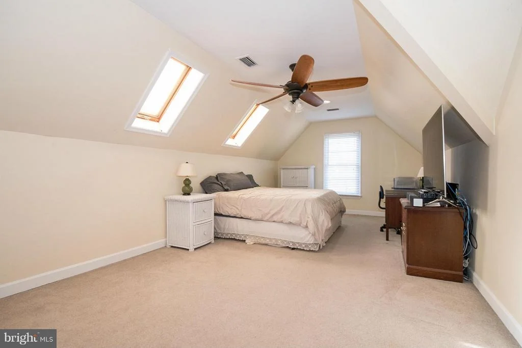 Photo of 9417 THORNEDIKE DRIVE