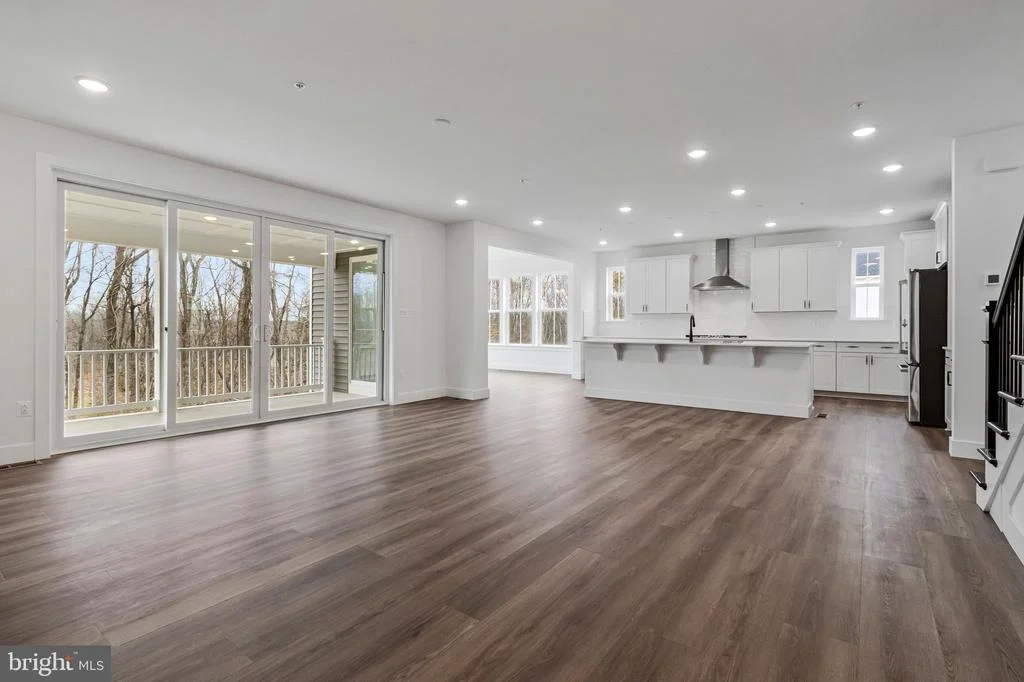 Photo of 2000 ARAM DRIVE