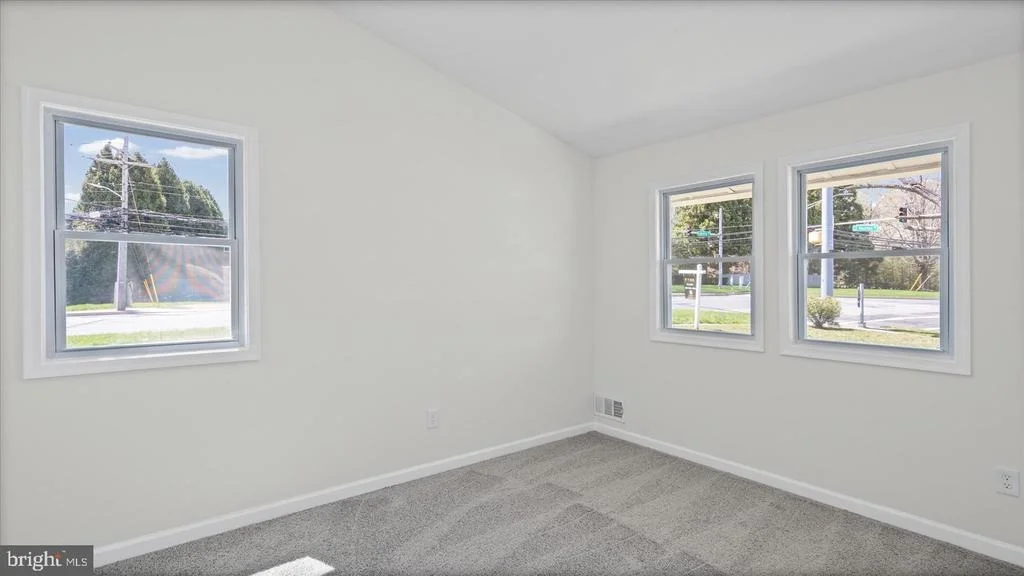 Photo of 3901 TIVERTON ROAD