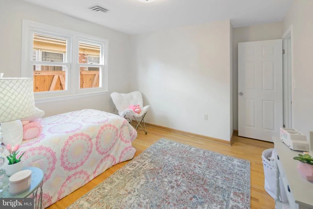Photo of 5 PETERS LANE