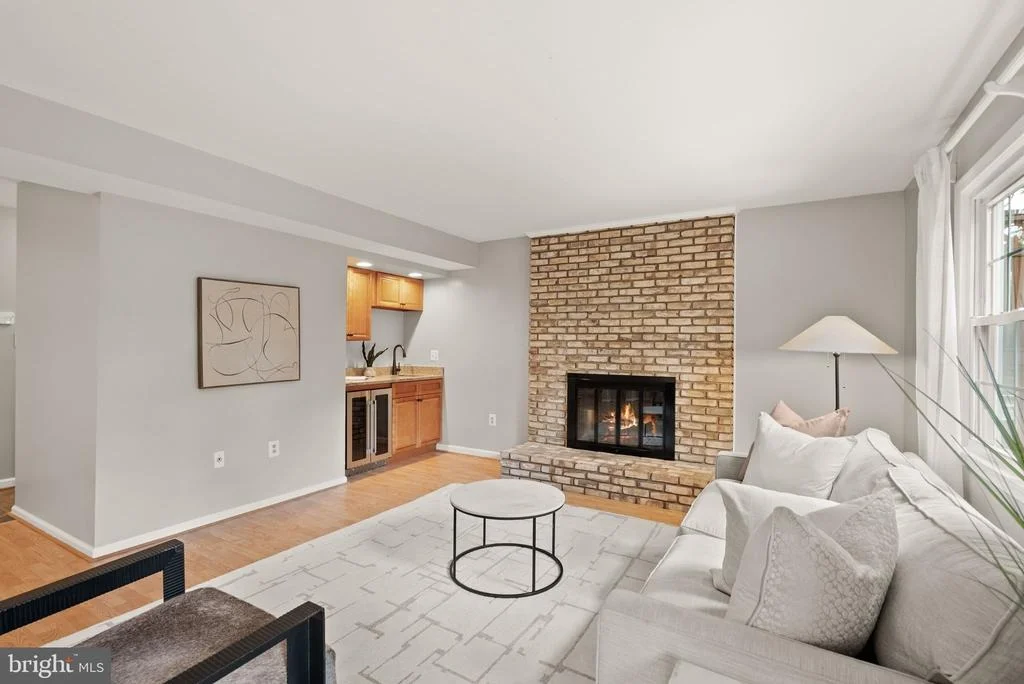Photo of 8906 TAILCOAT COURT