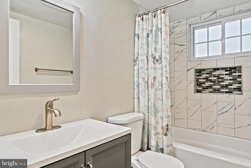 Photo of 7925 ORANGE PLANK ROAD