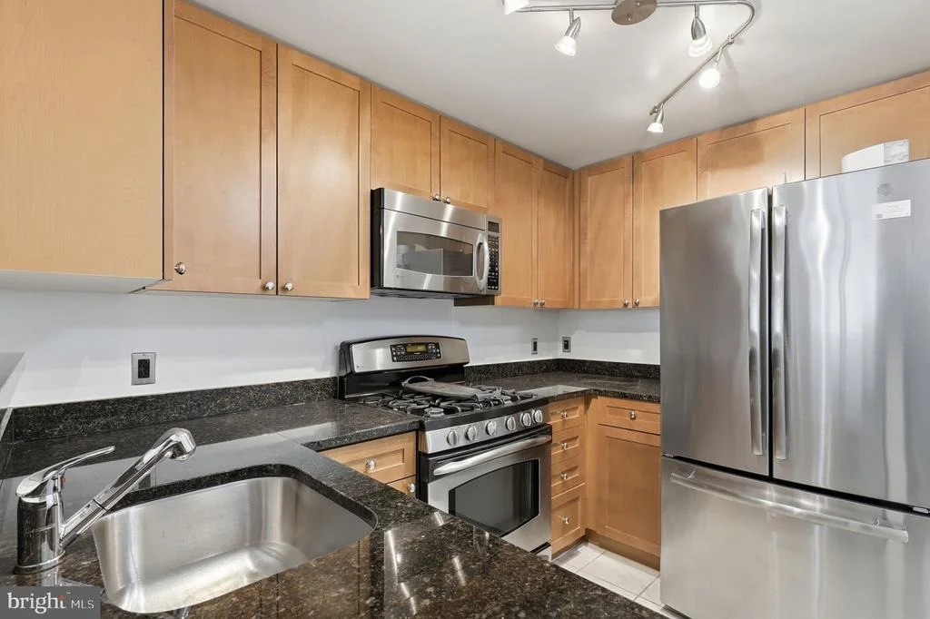 Photo of Unit 201 at 930 WAYNE AVENUE