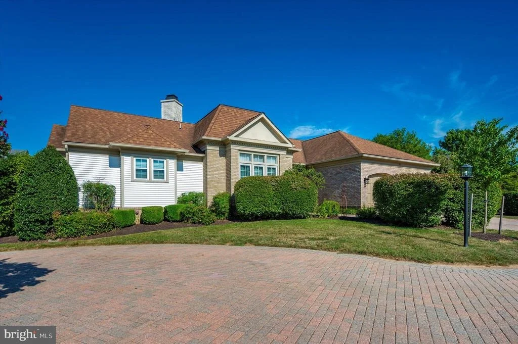 Photo of 841 DUNBROOKE COURT