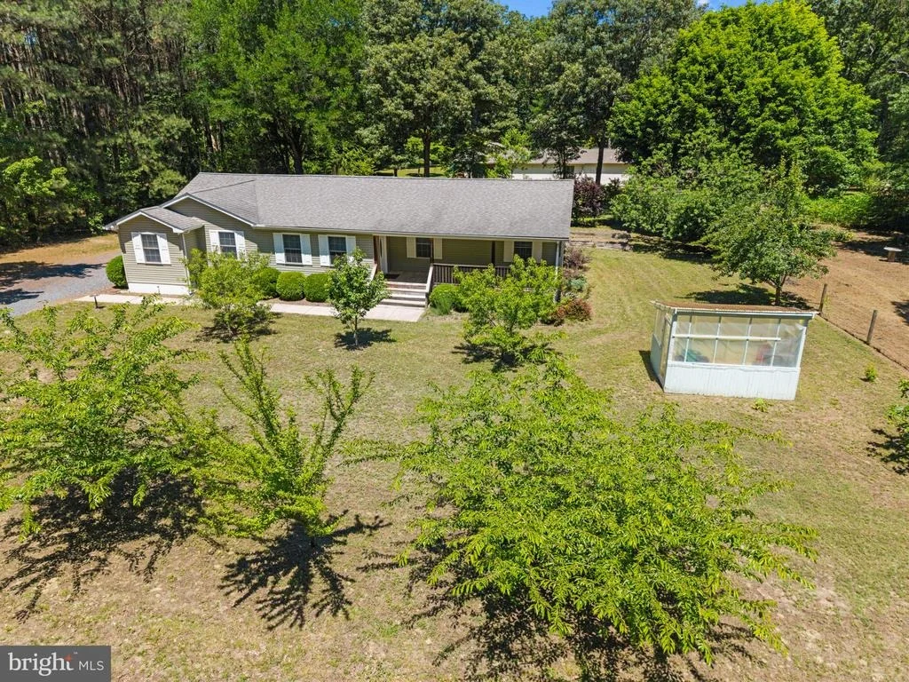 Photo of 23116 GILPIN POINT ROAD
