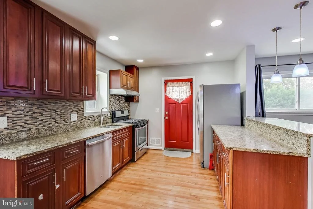Photo of 13304 DAUPHINE STREET