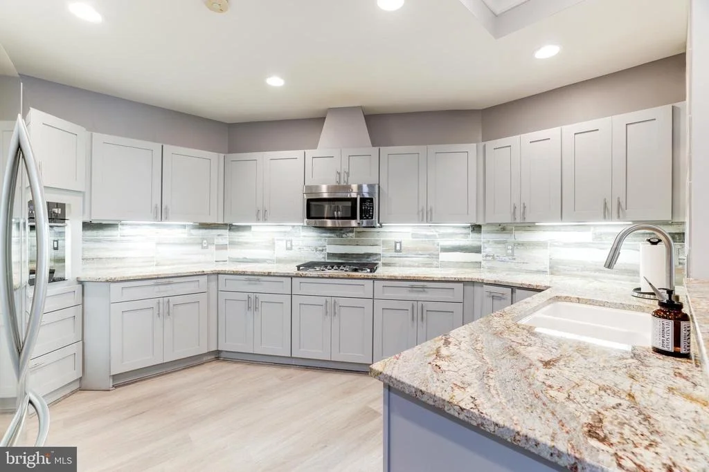 Photo of 658 LIVE OAK DRIVE