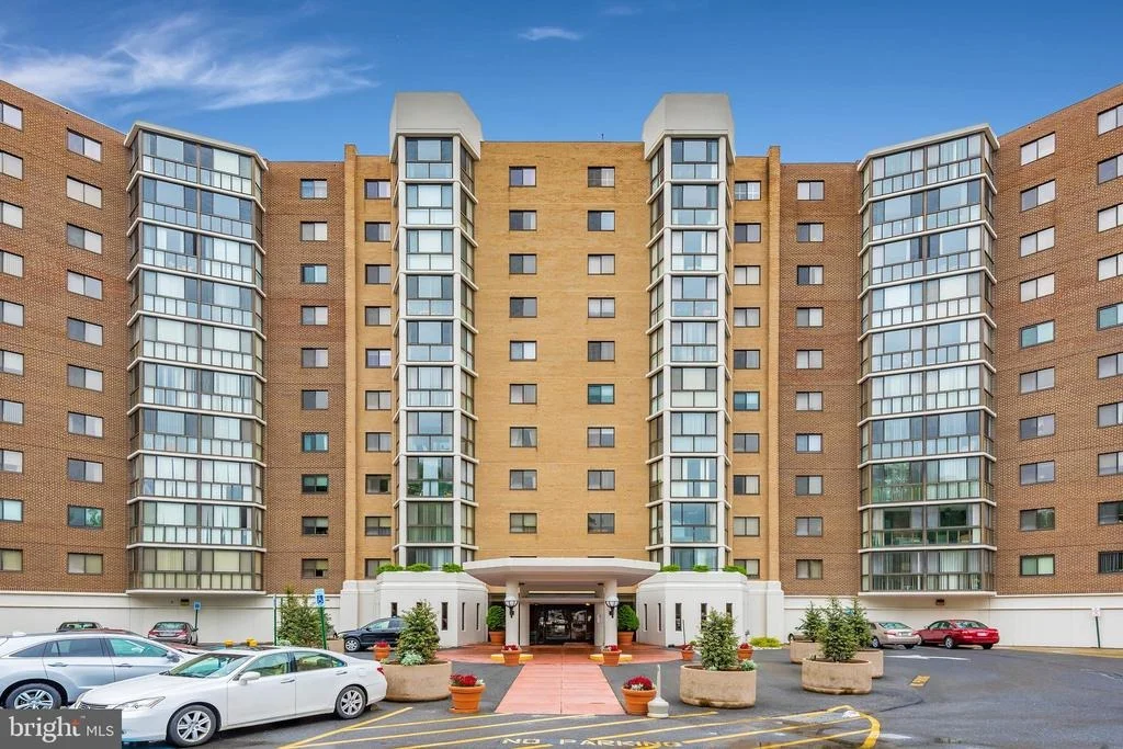 Photo of Unit 4308 at 15100 INTERLACHEN DRIVE