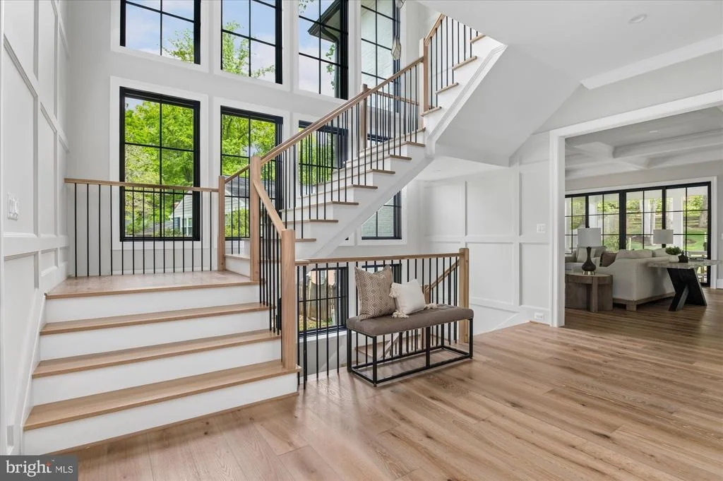 Photo of 1515 CRESTWOOD LANE