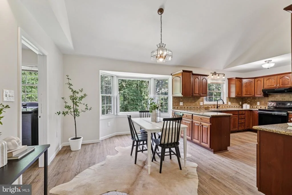 Photo of 7584 CARLIN ROAD