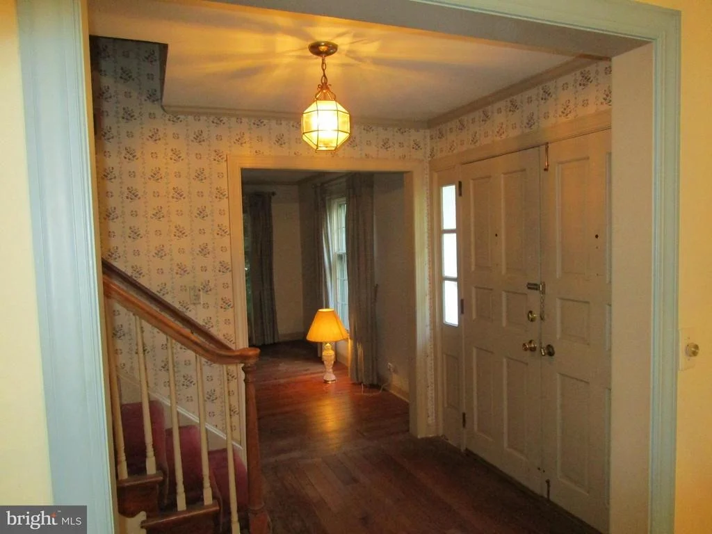 Photo of 40 W FAIRWAY CIRCLE