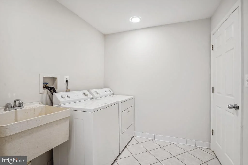 Photo of 4119 N RIDGEVIEW ROAD