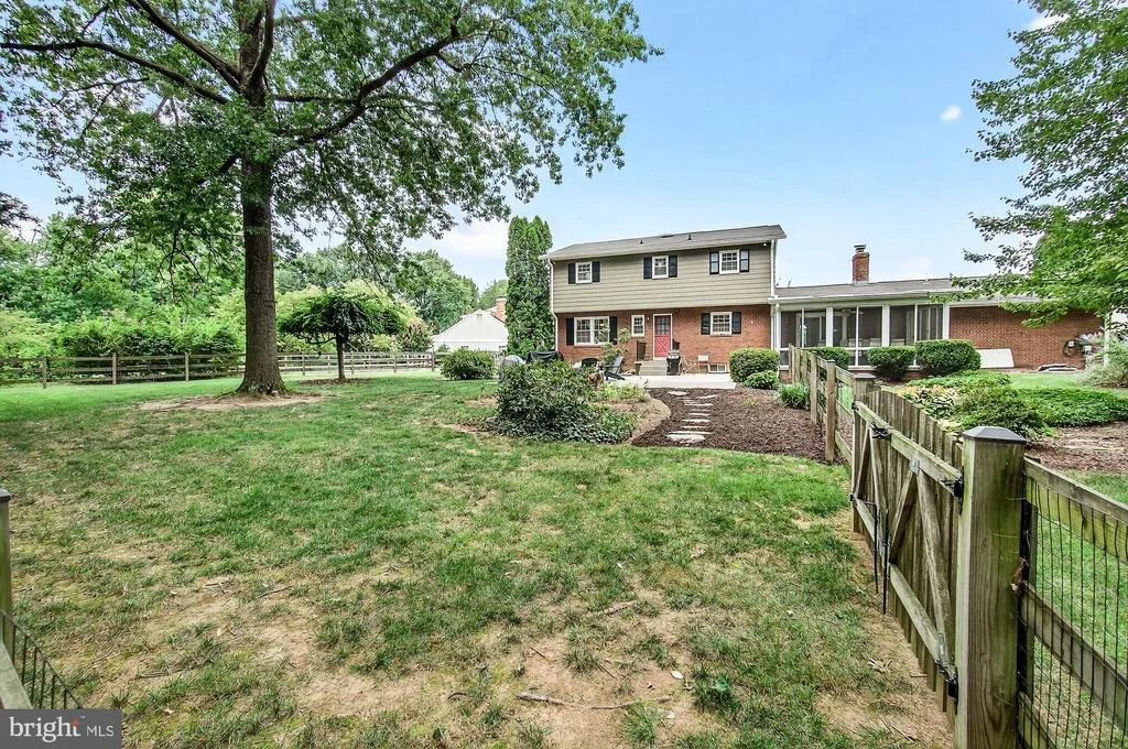 Photo of 8000 GLENDALE COURT