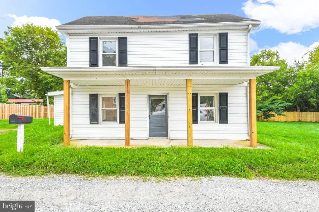 Photo of 18003 DAVIS LANE