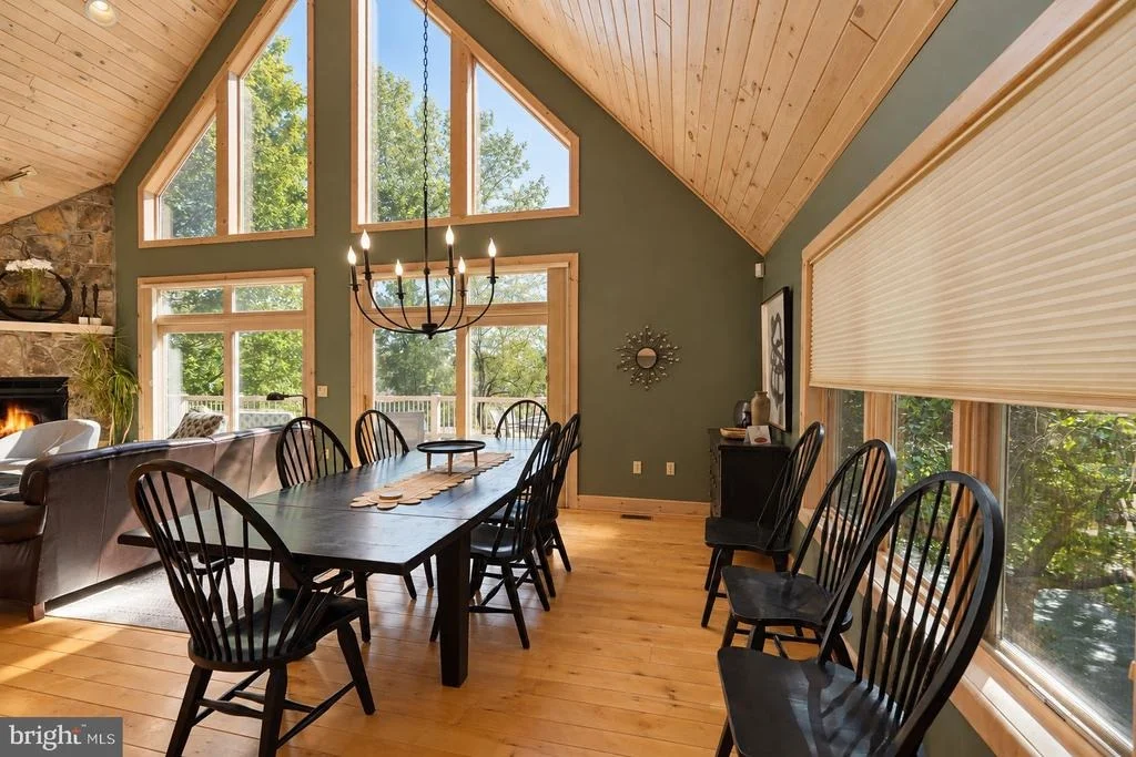 Photo of 431 MOUNTAINTOP ROAD