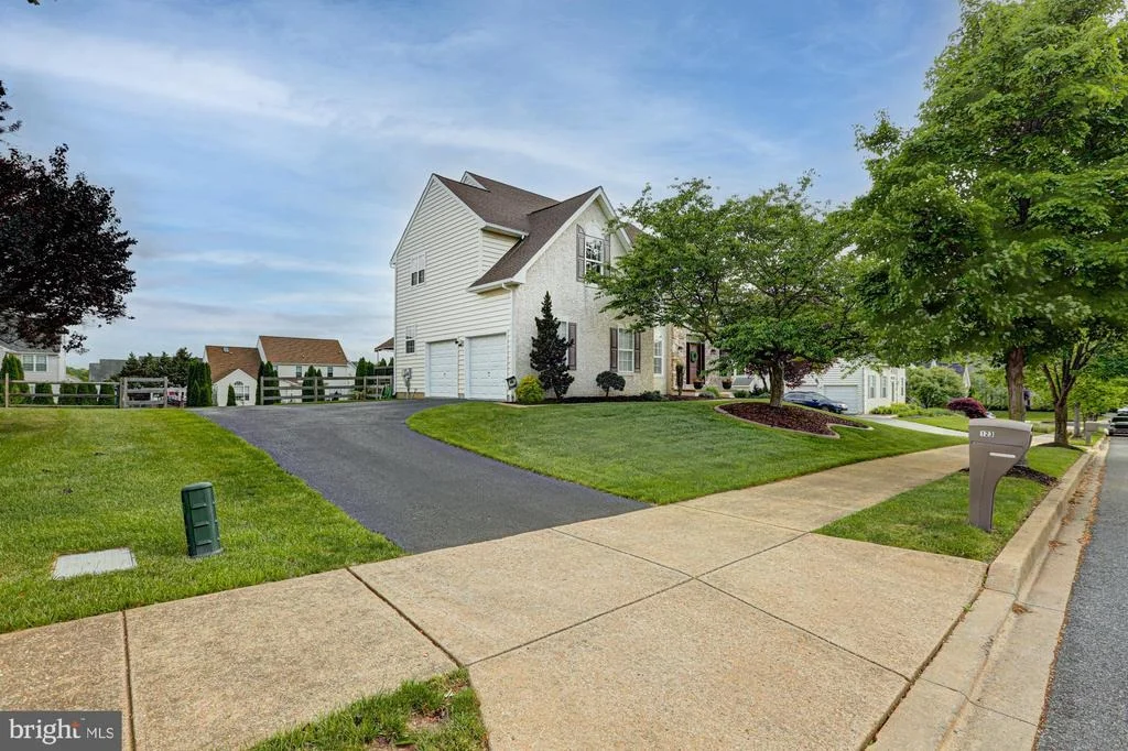Photo of 123 WILLOW GROVE MILL DRIVE