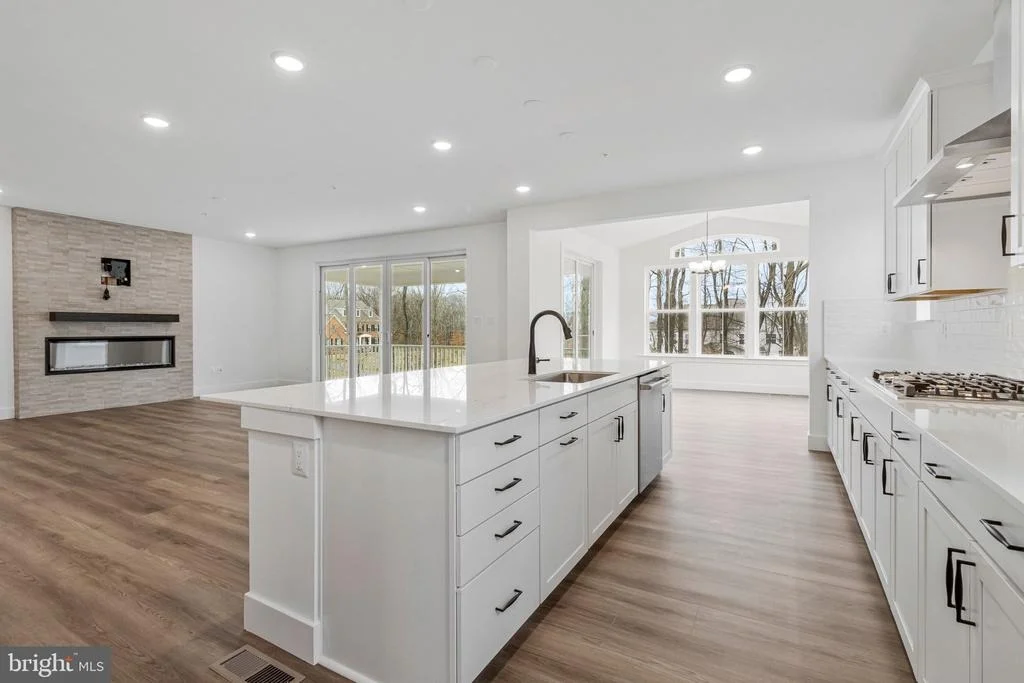 Photo of 2000 ARAM DRIVE