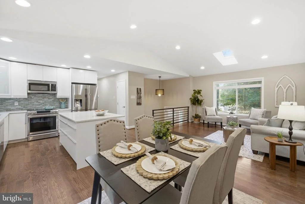 Photo of 7371 CROWN LANE