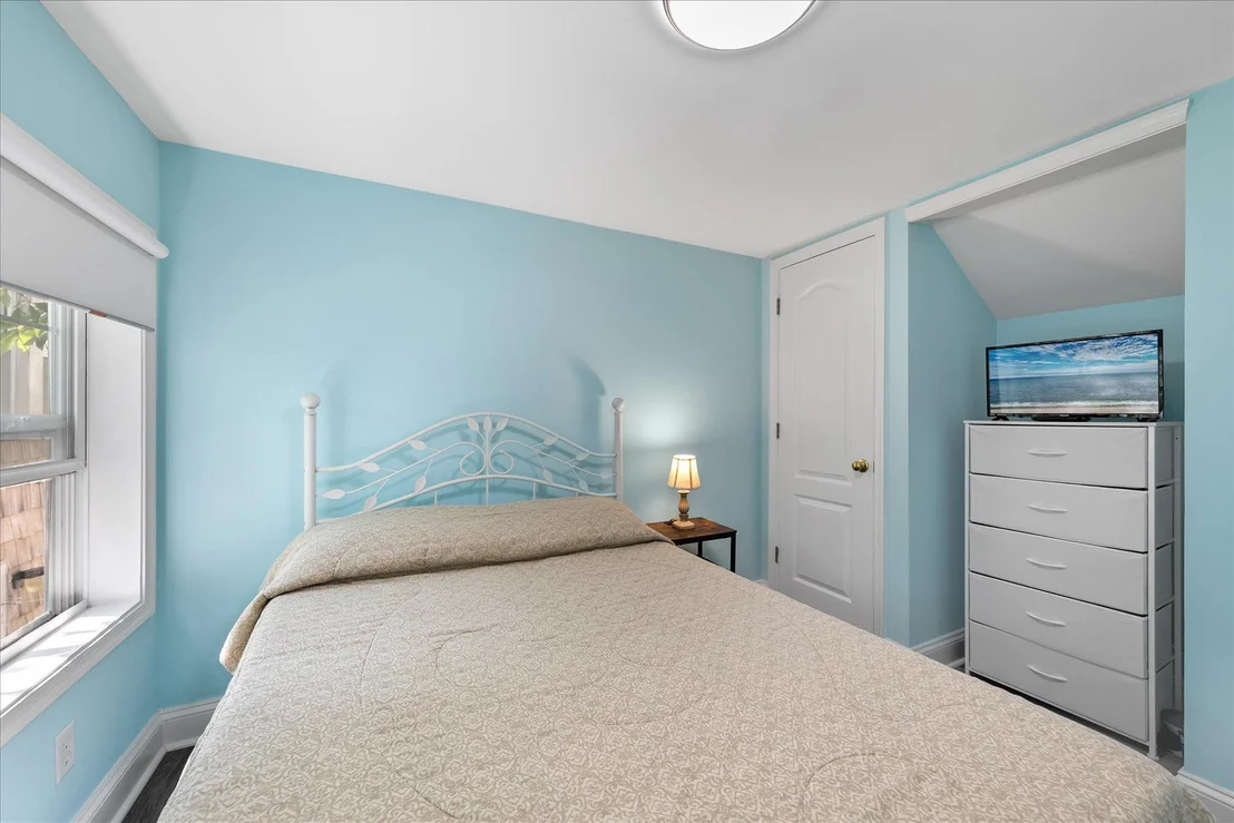 Photo of 16 DELAWARE AVENUE