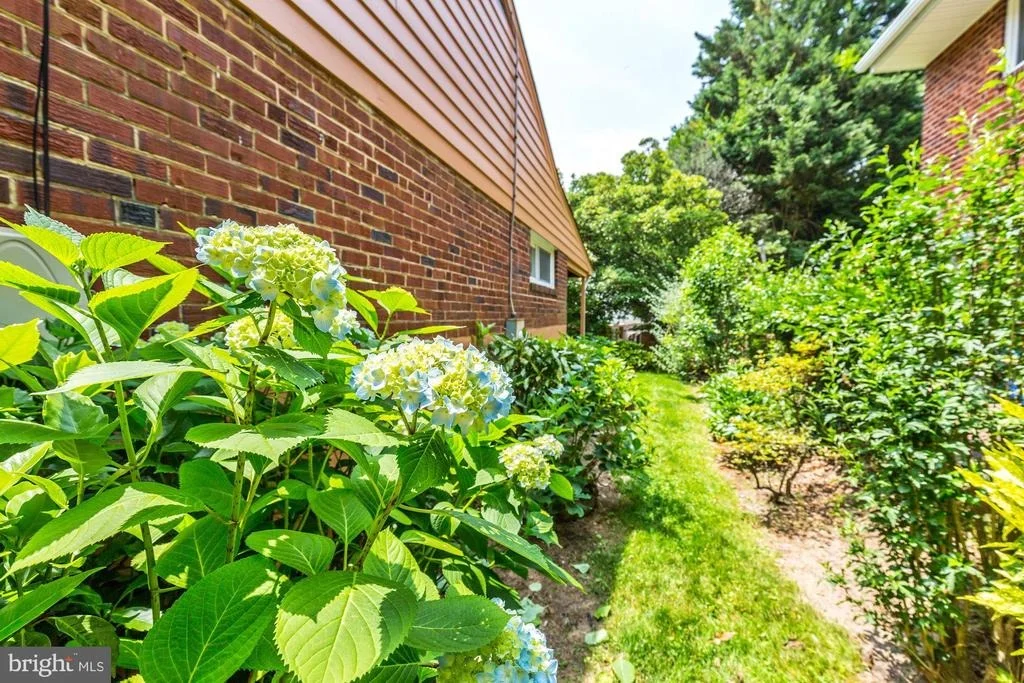 Photo of 10200 CONOVER DRIVE