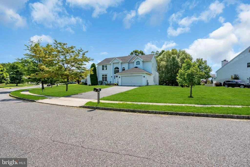 Photo of 1055 HUNTINGDON DRIVE