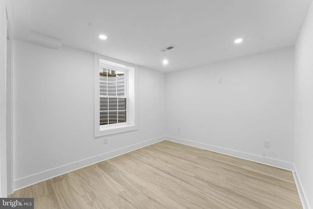 Photo of 305 WINE STREET