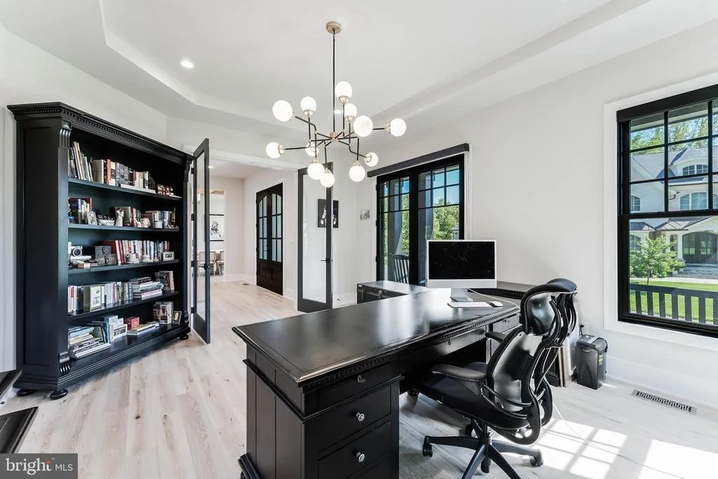 Photo of 952 WALKER ROAD