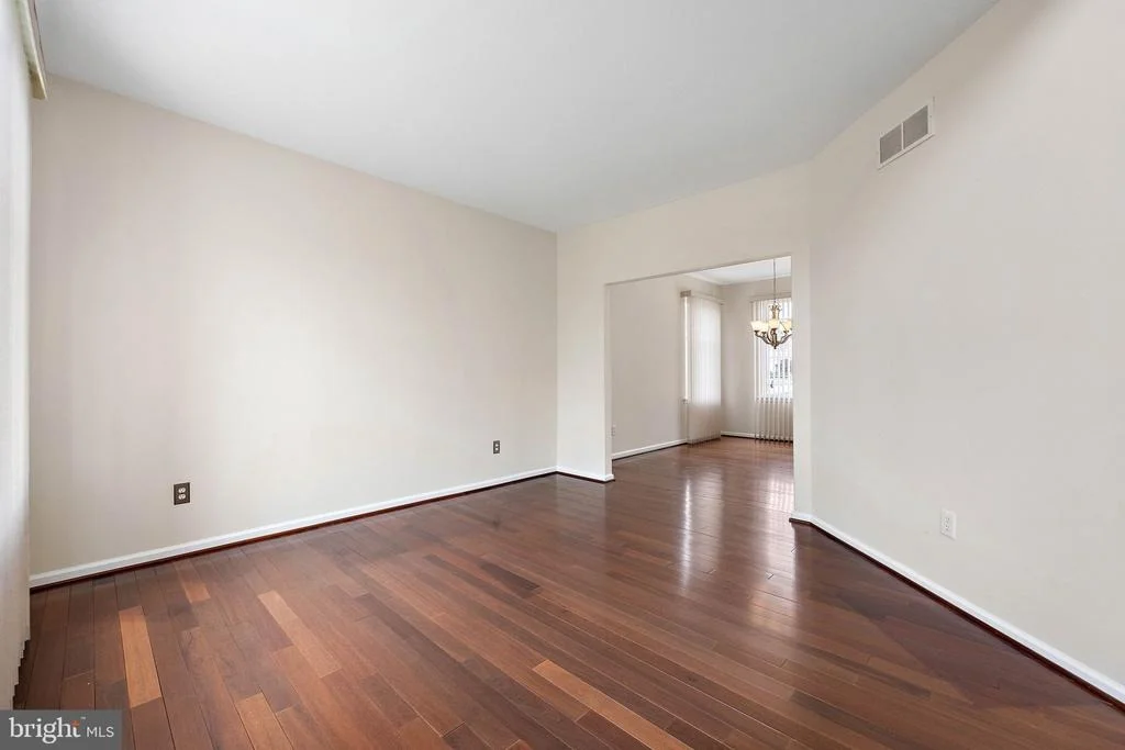 Photo of 704 SHIPTON ROAD
