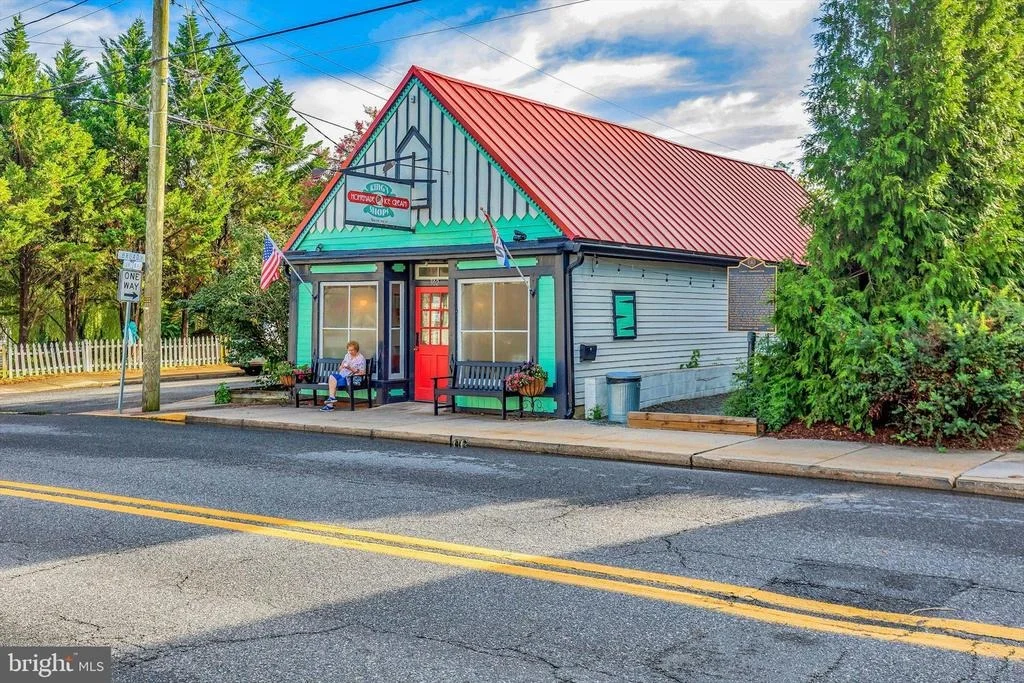 Photo of 301 ADELAIDE DRIVE
