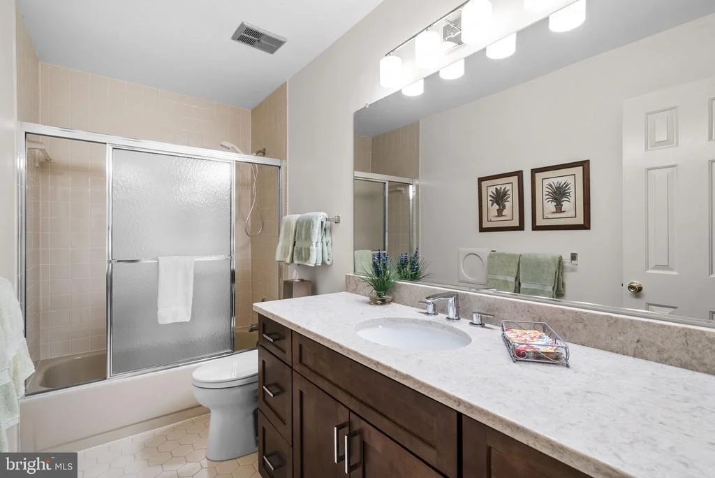 Photo of 4913 CONTINENTAL DRIVE