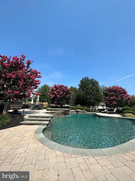 Photo of 6170 CHALLEDON CIRCLE