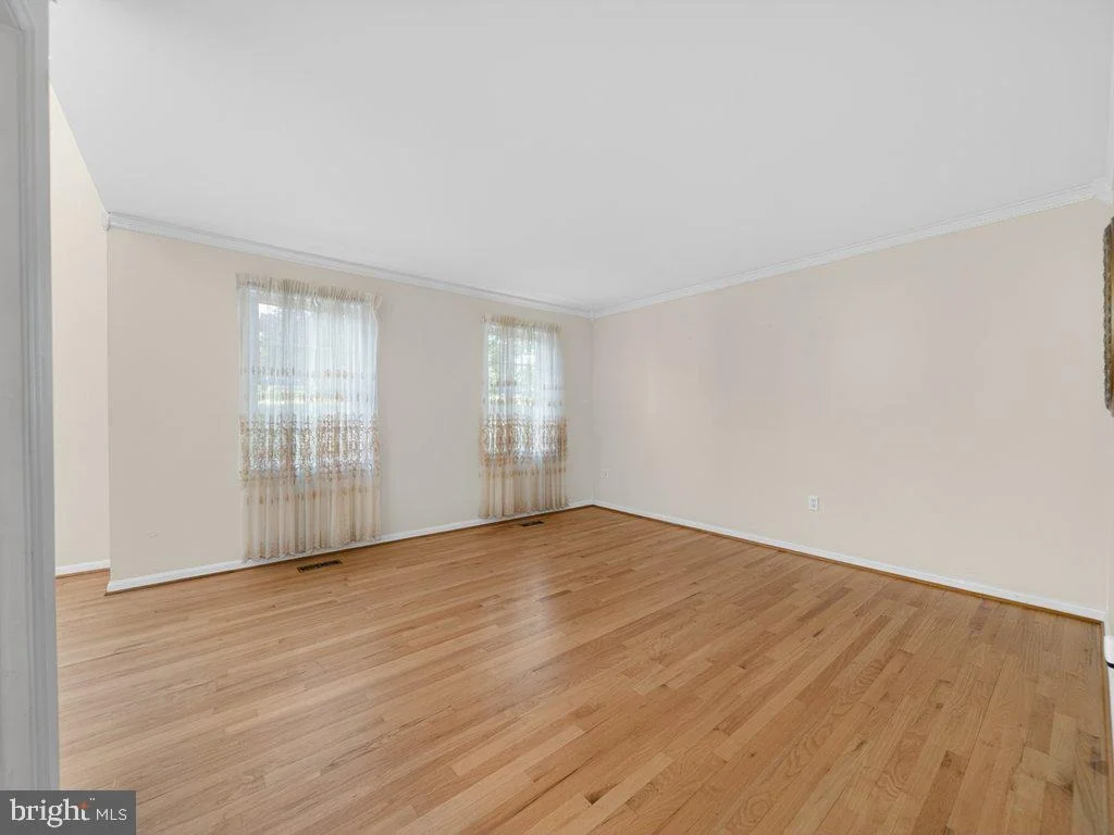 Photo of 9290 BAKER STREET