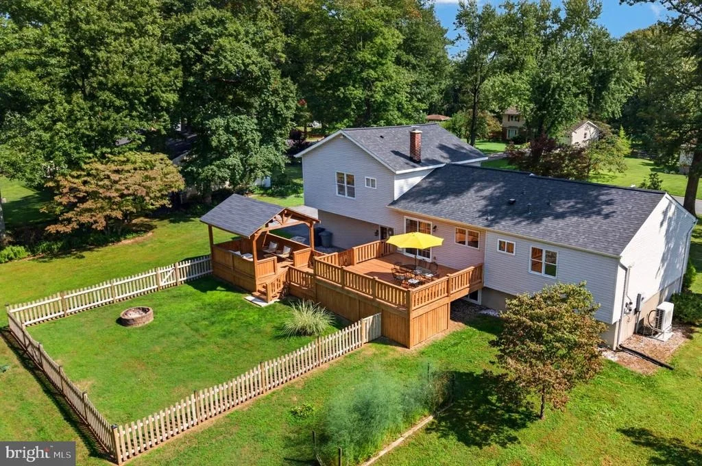 Photo of 4294 WOLF HILL DRIVE