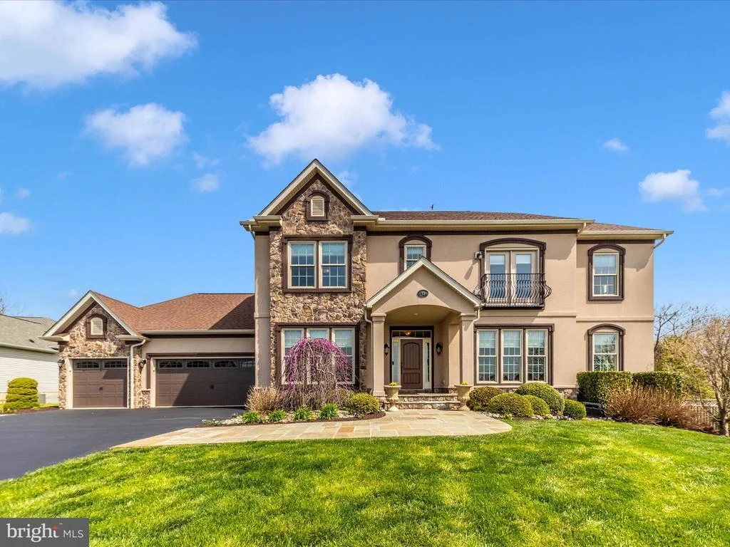Photo of 15 HOFFMAN DRIVE