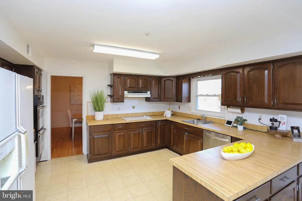 Photo of 18009 EDNOR VIEW TERRACE