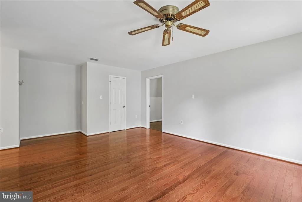 Photo of 8253 HONEYSUCKLE ROAD