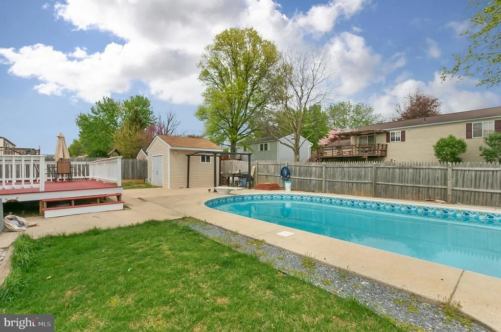 Photo of 1800 LAWNVIEW DRIVE