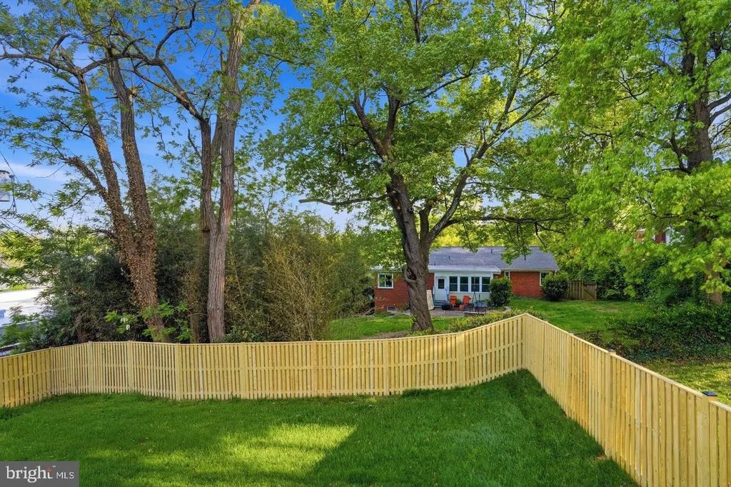 Photo of 6512 WILLIAMSBURG BOULEVARD
