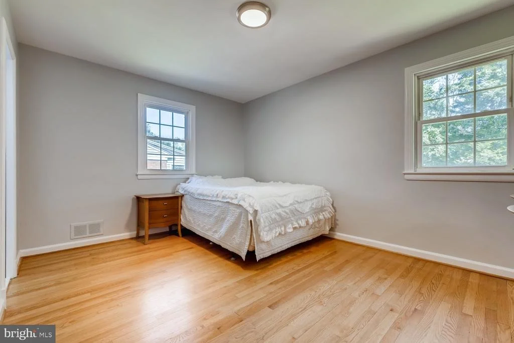 Photo of 706 VENICE DRIVE