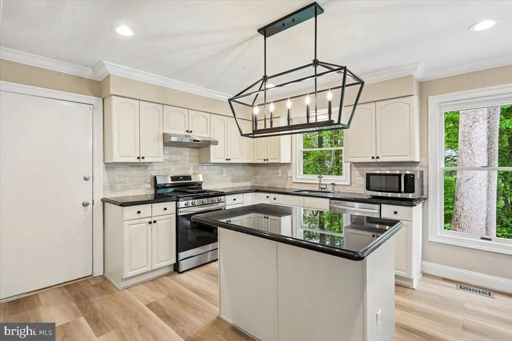 Photo of 2425 HIDDEN VALLEY LANE
